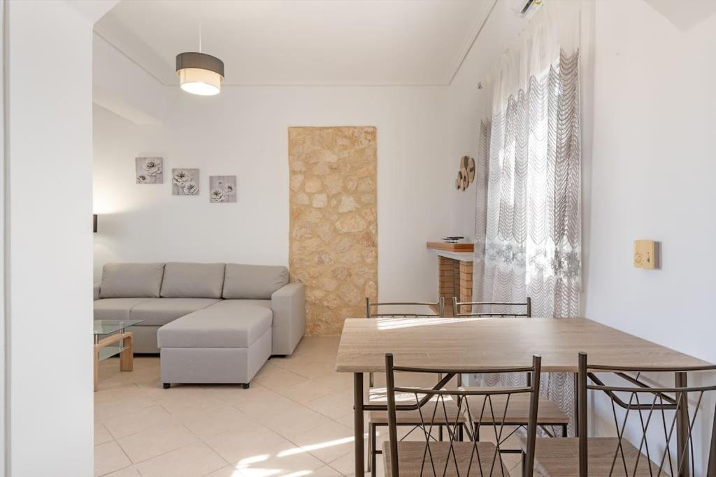 Апартаменты Spiros House Свороната Экстерьер фото