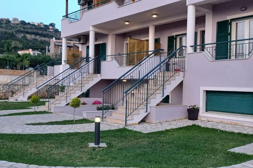 Апартаменты Spiros House Свороната Экстерьер фото