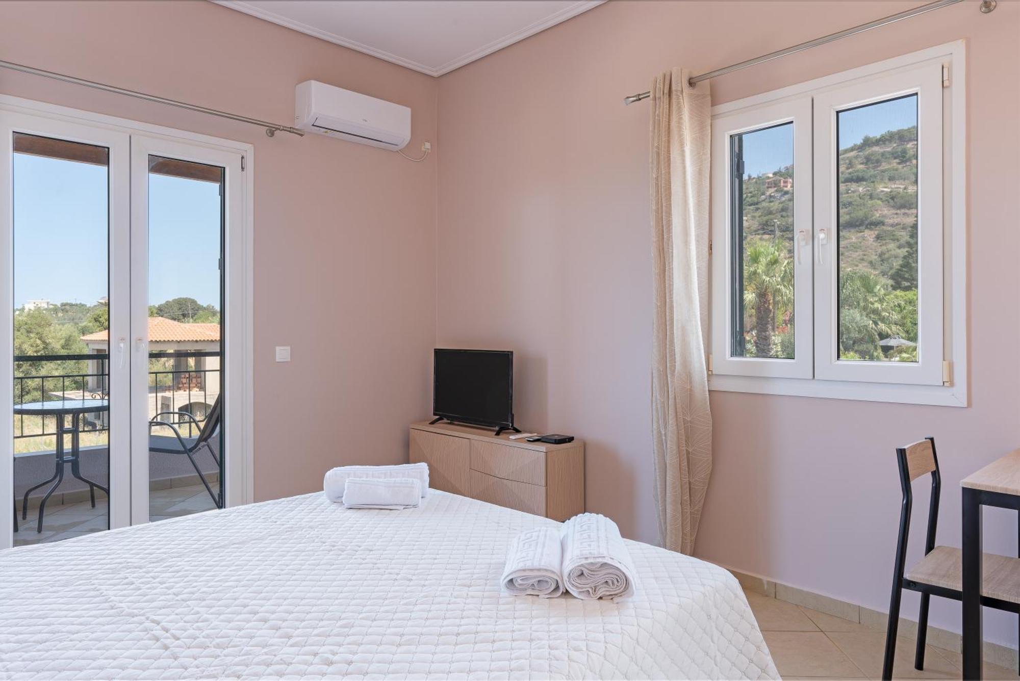 Апартаменты Spiros House Свороната Экстерьер фото